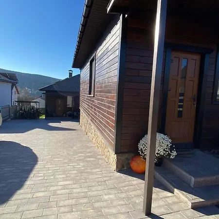 Five House *