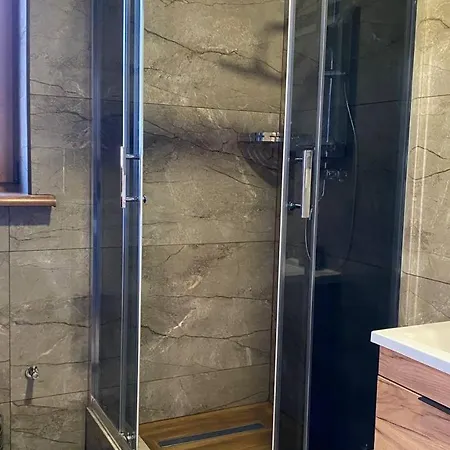 Five House * Сходница