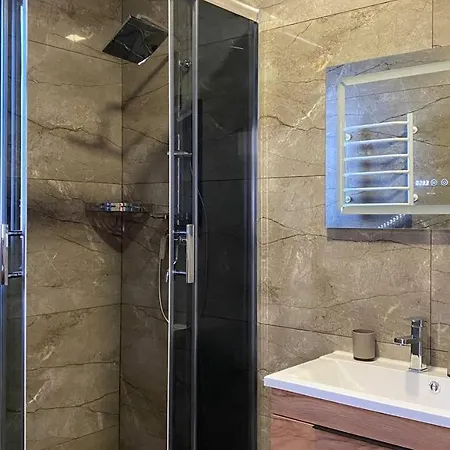 Five House Skhidnytsia