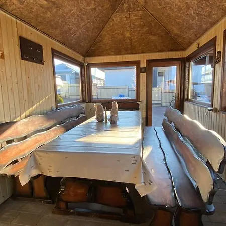 فيلة Five House *